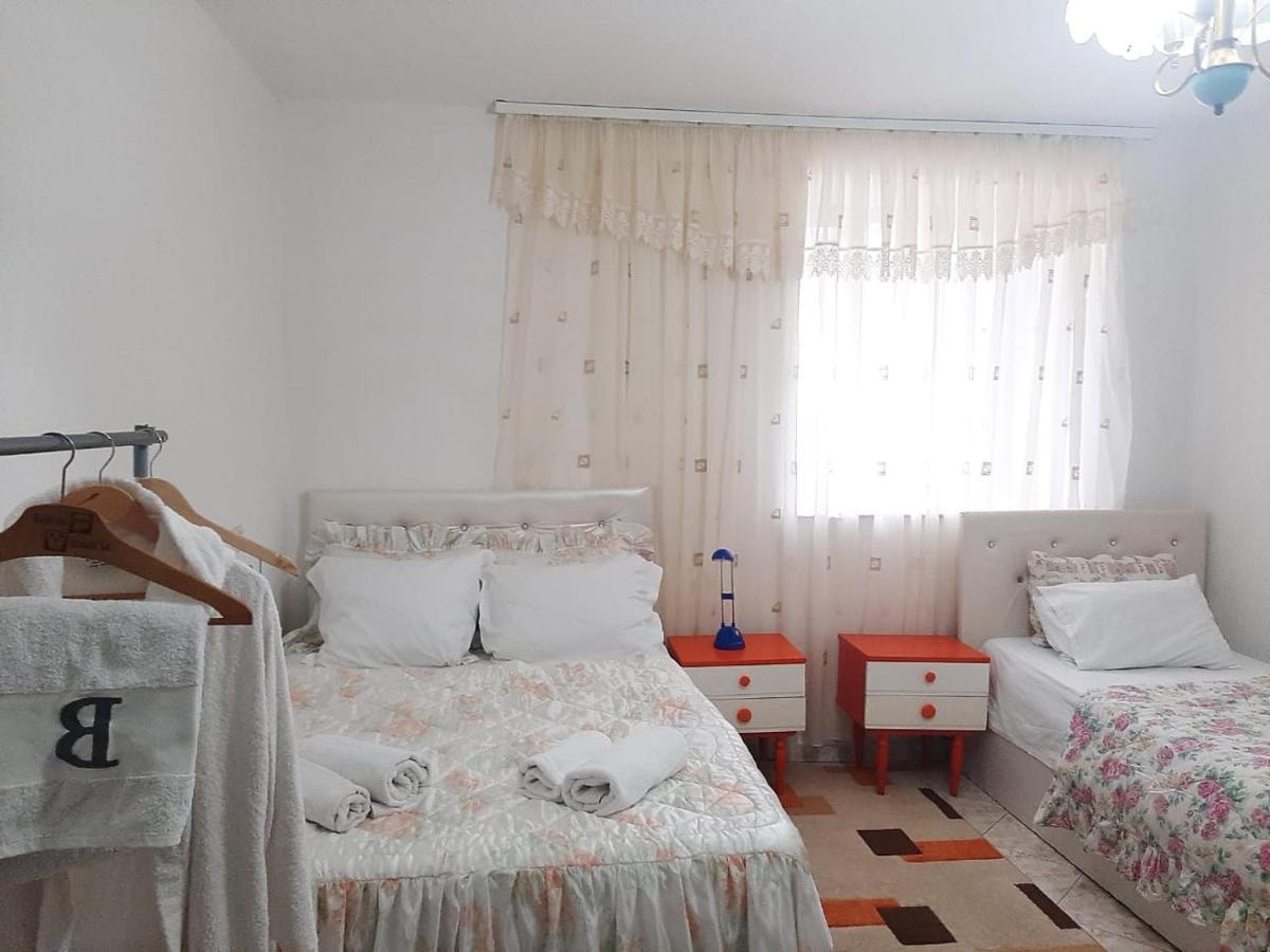 Vrenjo Guesthouse Gjirokastër Екстериор снимка