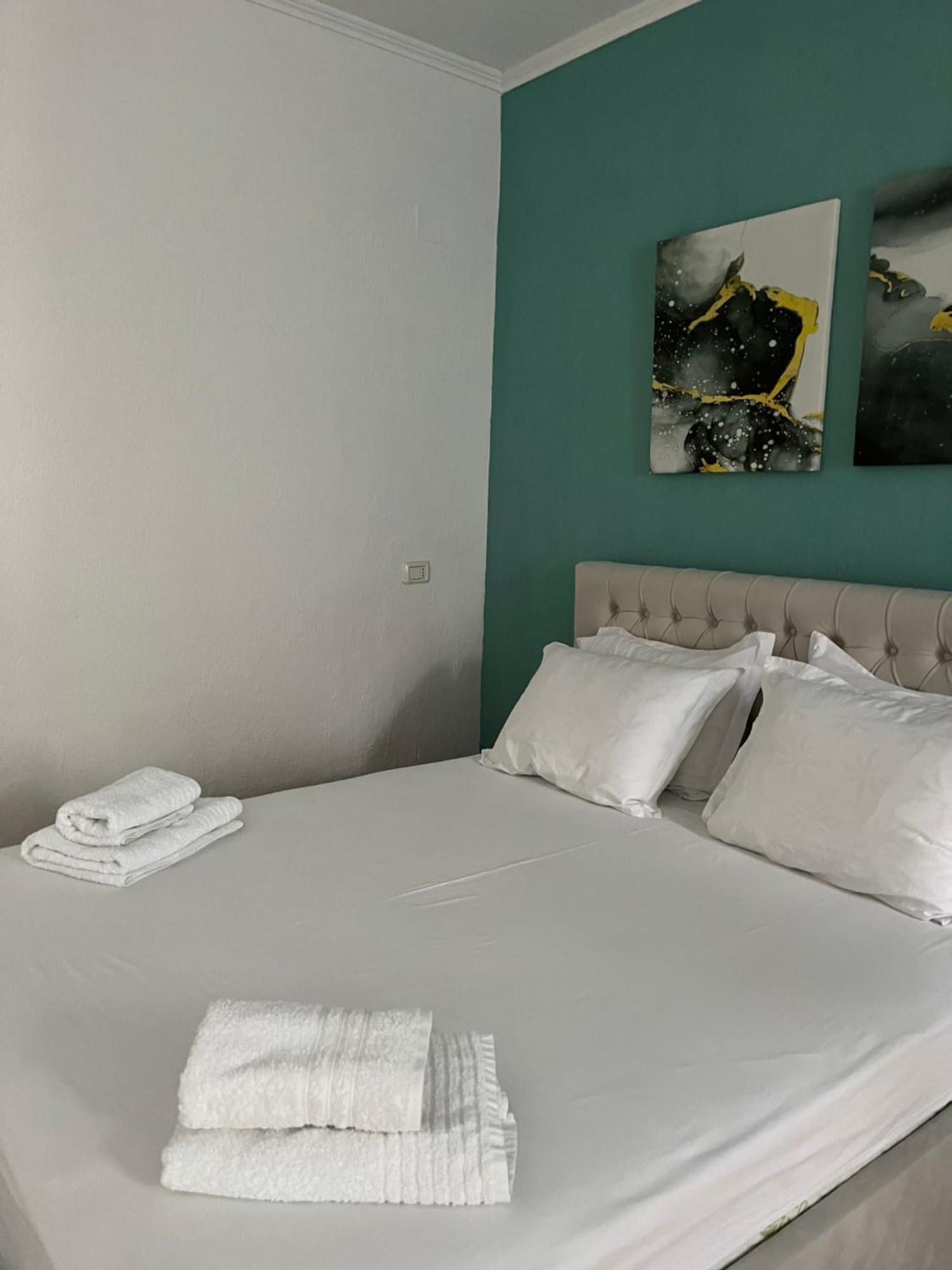 Vrenjo Guesthouse Gjirokastër Екстериор снимка